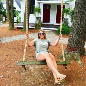 Meet your Posher, Carly